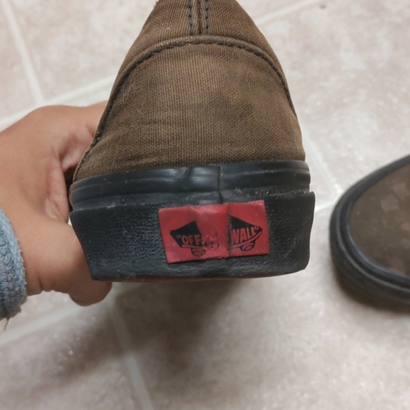 Shoes - Picture 2 of 4